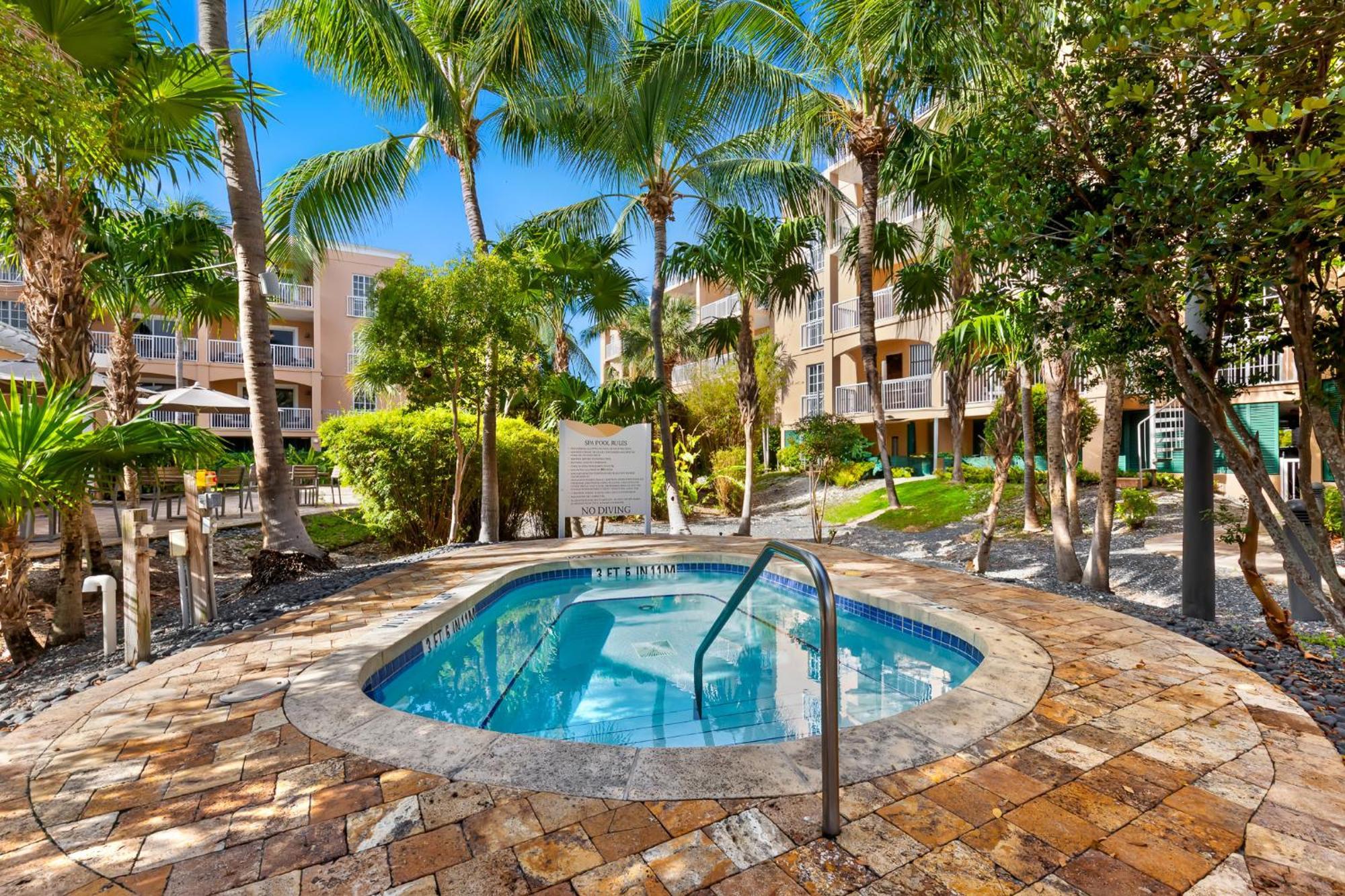 Resort Marriott Beachside 4*